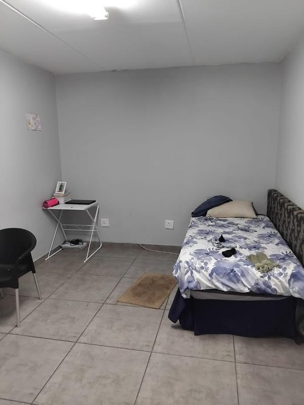 To Let 2 Bedroom Property for Rent in Kannoniers Park North West